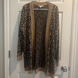 Leopard print warm cardigan